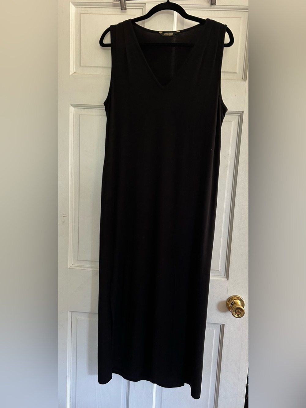 Peyton Jensen Classic V-Neck Black Maxi Dress - Timeless Everyday. Size Small